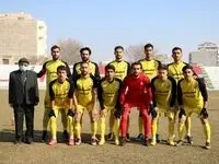 آبروریزی تیم تهرانی/کارت بازی بازیکنان یک تیم فوتبال گرو راننده اتوبوس!