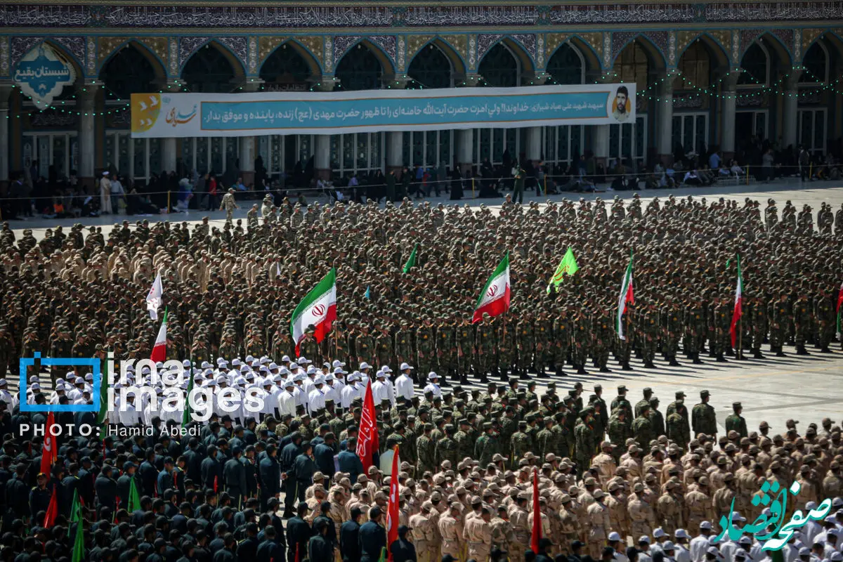 عکس هایی از تیپ خاص سربازان آخوند در یک مراسم /فرمانده کل سپاه هم بود