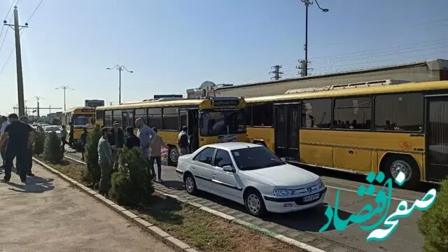 این تصویر از کفن پوشان در مسیر رسیدن به مصلی تهران در جهان غوغایی به پا کرد