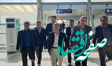 چرا محمود احمدی نژاد نتوانست فرودگاه را ترک کند؟ 