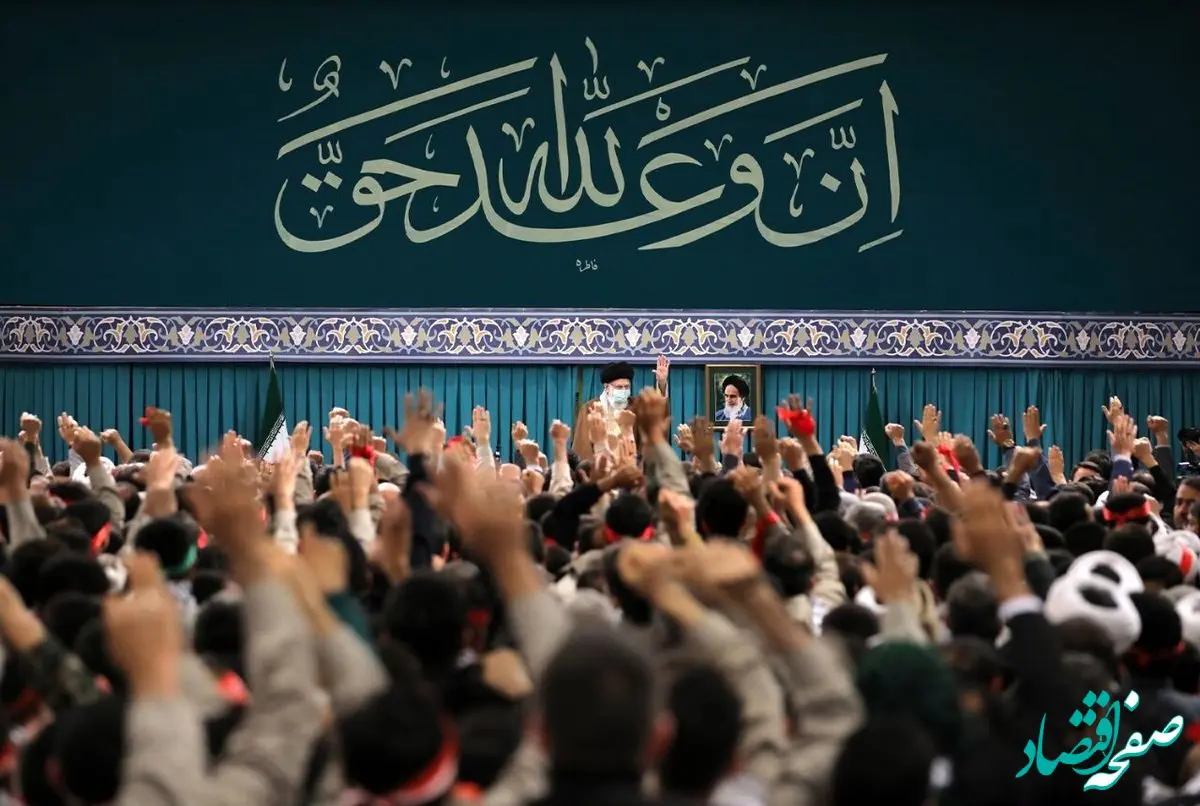 جمع کثیری از ملت بسیجی هستند