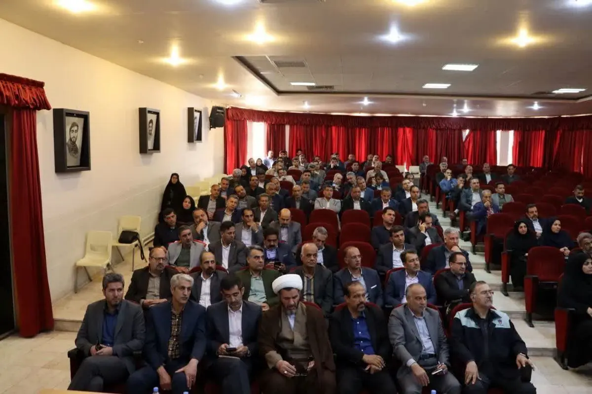 برگزاری جلسه شورای اداری شهرستان لنجان با حضور مدیر عامل ذوب‌آهن