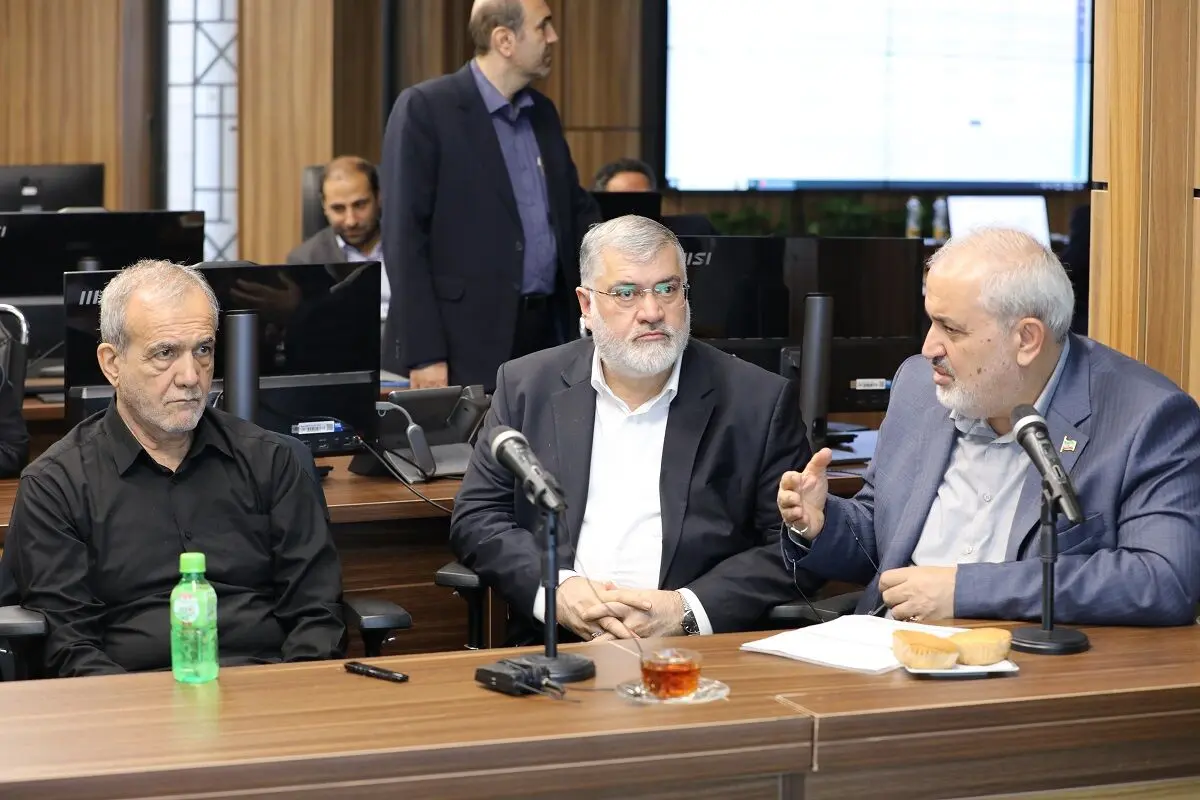 بازدید سرزده رئیس‌ جمهور از وزارت نیرو