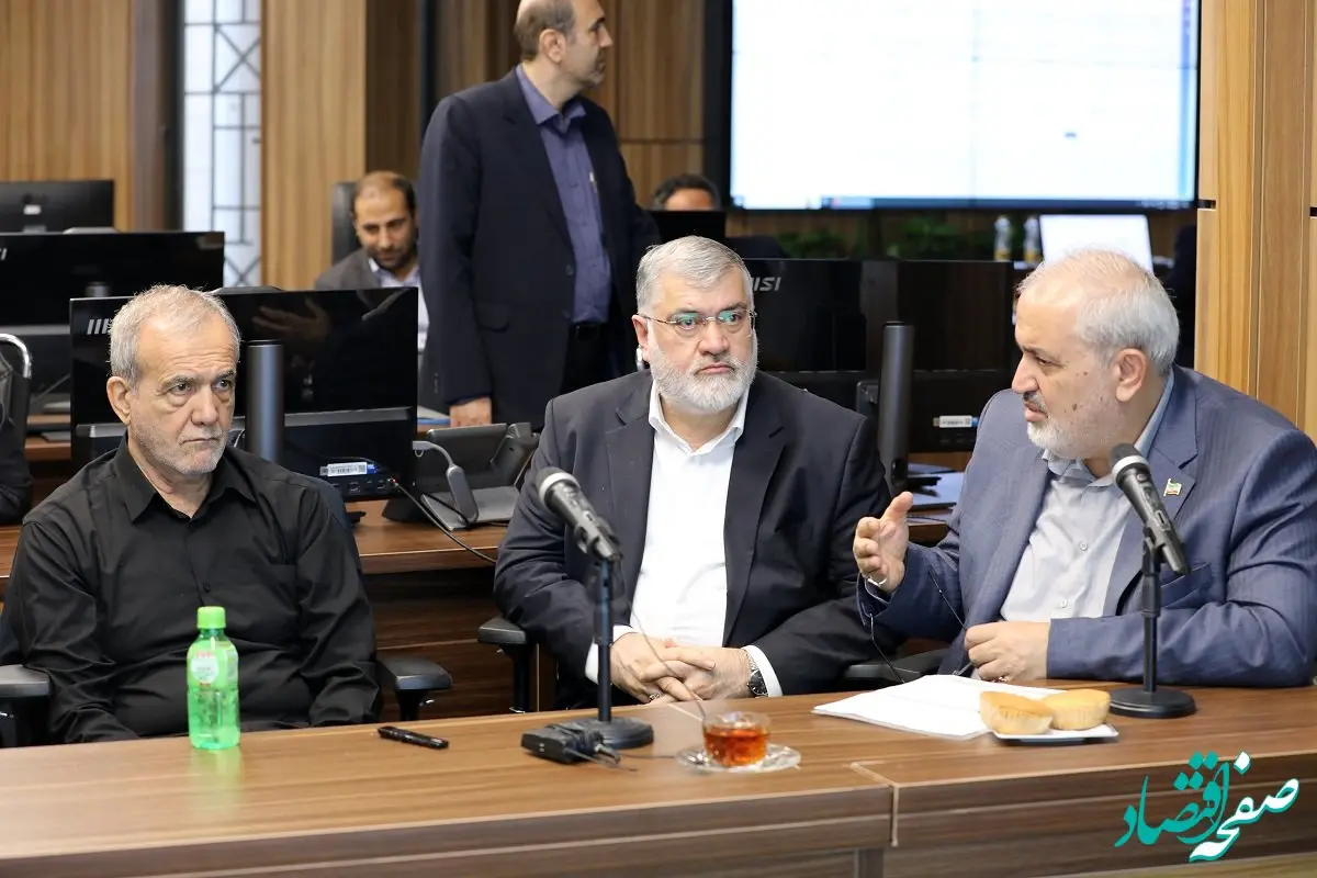 بازدید سرزده رئیس‌ جمهور از وزارت نیرو