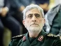 تصویری جذاب از سردار قاآنی در راهپیمایی ۲۲ بهمن بدون پوشش نظامی
