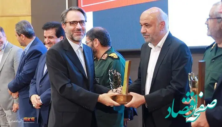 نشان ملی اقتصاد مقاومتی در دستان فولاد کاوه جنوب کیش
