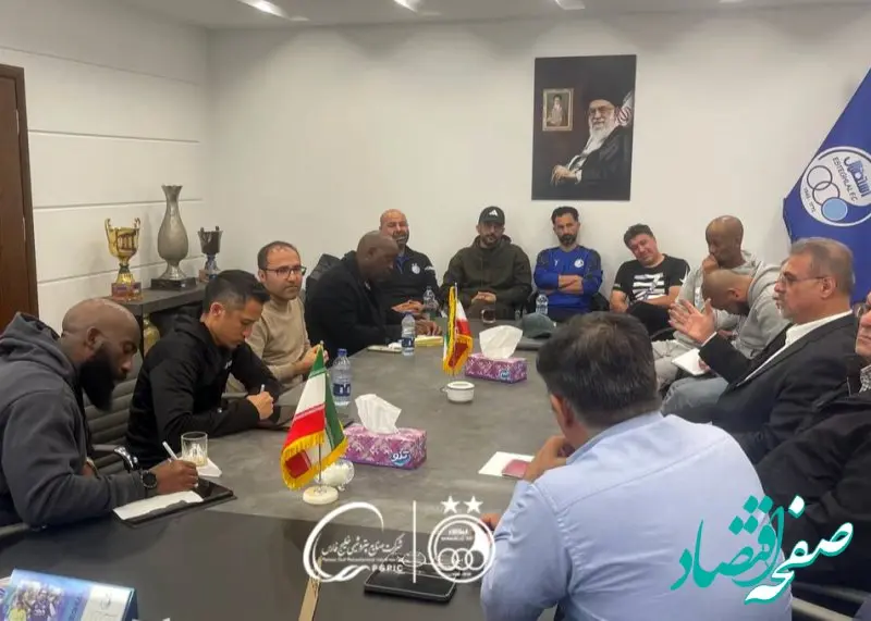 جلسه فوری کادرفنی و هیئت مدیره استقلال/در جلسه امروز باشگاه استقلال چه گذشت؟