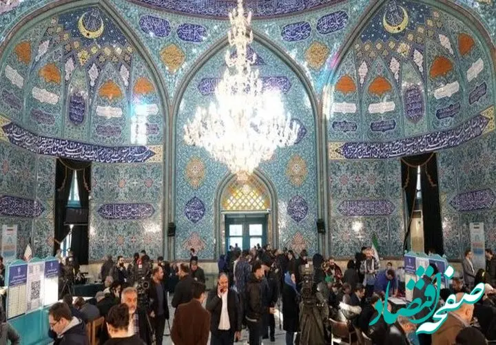 تصویر خیلی پرحاشیه از پسری جوان در صف رای حسینیه ارشاد تهران