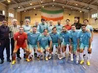 عکس هایی خاص و دیدنی از رئیس جمهور/ تصاویر فوتبال پزشکیان با کارگران 