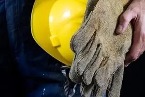 سکوت سنگین کارگران از ترس بیکار شدن در برابر تخلفات کارفرما! 