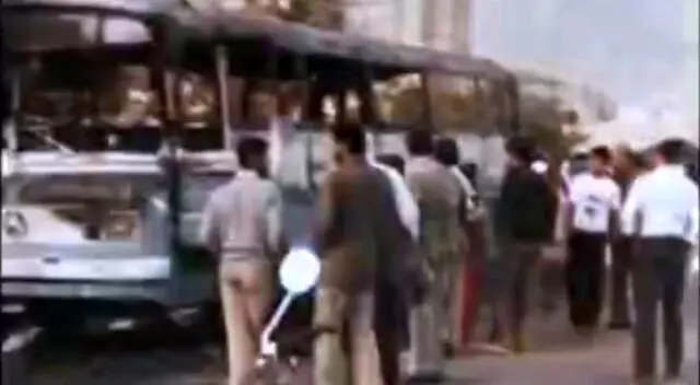 به آتش کشیدن زنان و کودکان در اتوبوسی در شیراز توسط گروهک مجاهدین خلق + تصاویر دلخراش 