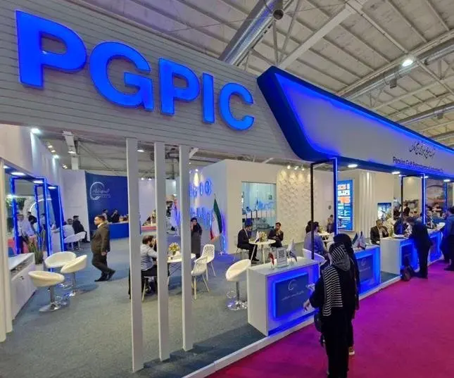 بازدید معاون وزیر صمت از غرفه گروه صنایع پتروشیمی خلیج‌فارس