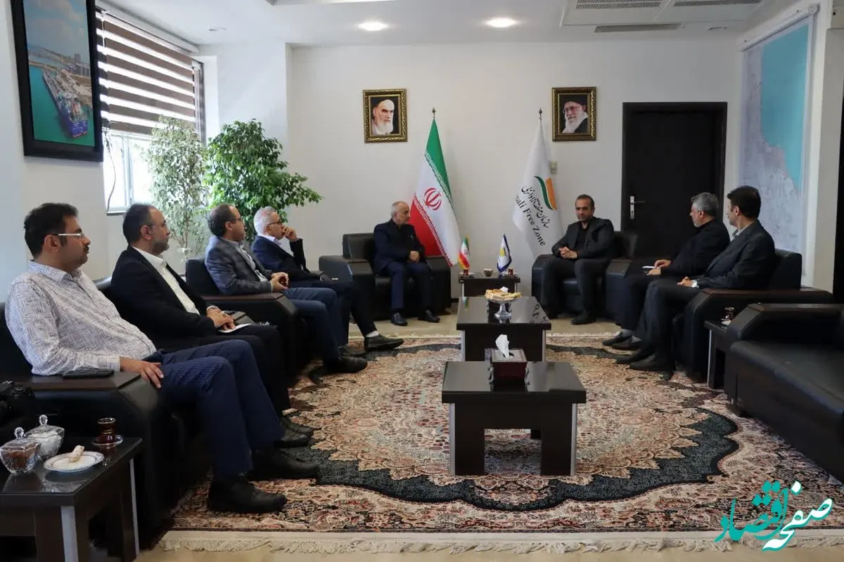 توسعه همکاری‌های اقتصادی و صنعتی منطقه آزاد انزلی و صمت در دستور کار قرار گرفت