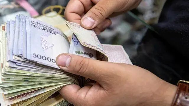 درآمدهای نجومی مجازی در برابر دستمزدهای ثابت | پایان جذابیت مشاغل رسمی؟ | چرا نسل جدید به مشاغل رسمی پشت کرده است؟