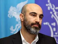محسن تنابنده: با اردنگی بیرونش کنید!
