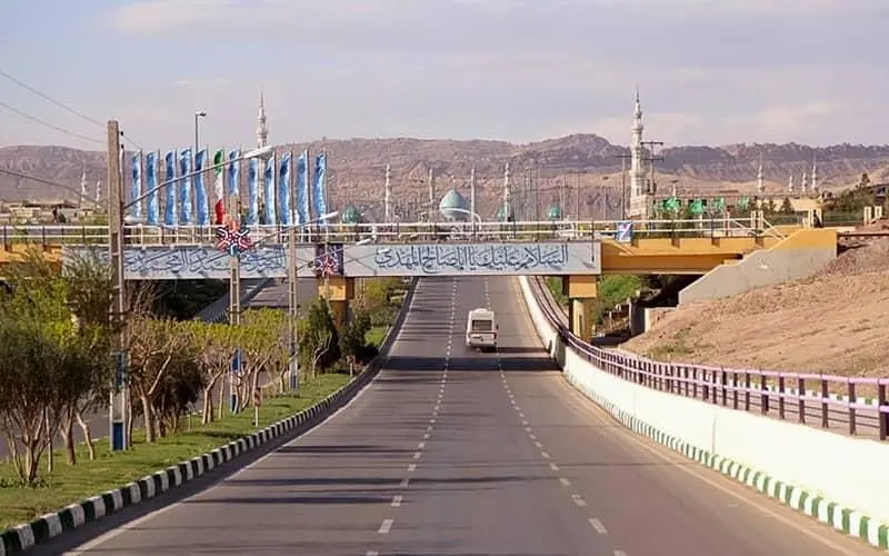 جاده منتهی به مسجد جمکران