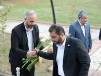 ازادای احترام مدیرعامل سازمان منطقه ازاد انزلی به مقام شامخ شهدا تا بازدید از مجتمع بندری کاسپین