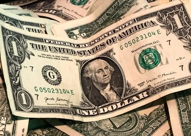 قیمت دلار امروز دوشنبه ۱۰ فروردین ۱۴۰۵ | قیمت دلار آمریکا چقدر شد؟ 