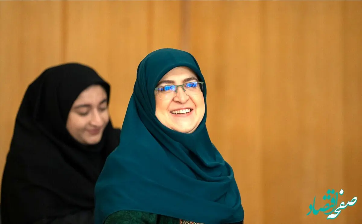 عکس جنجالی سخنگوی دولت بچه بغل در بیت رهبری حسابی خبرساز شد