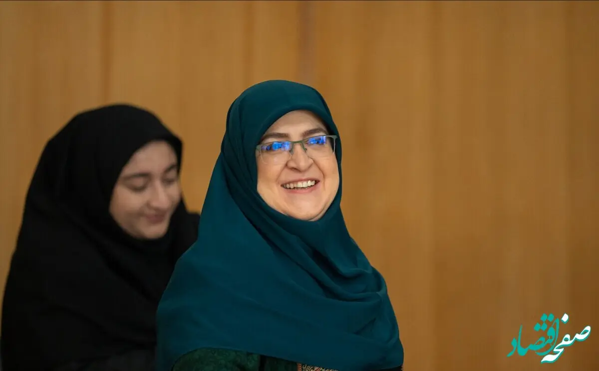 عکس جنجالی سخنگوی دولت بچه بغل در بیت رهبری حسابی خبرساز شد