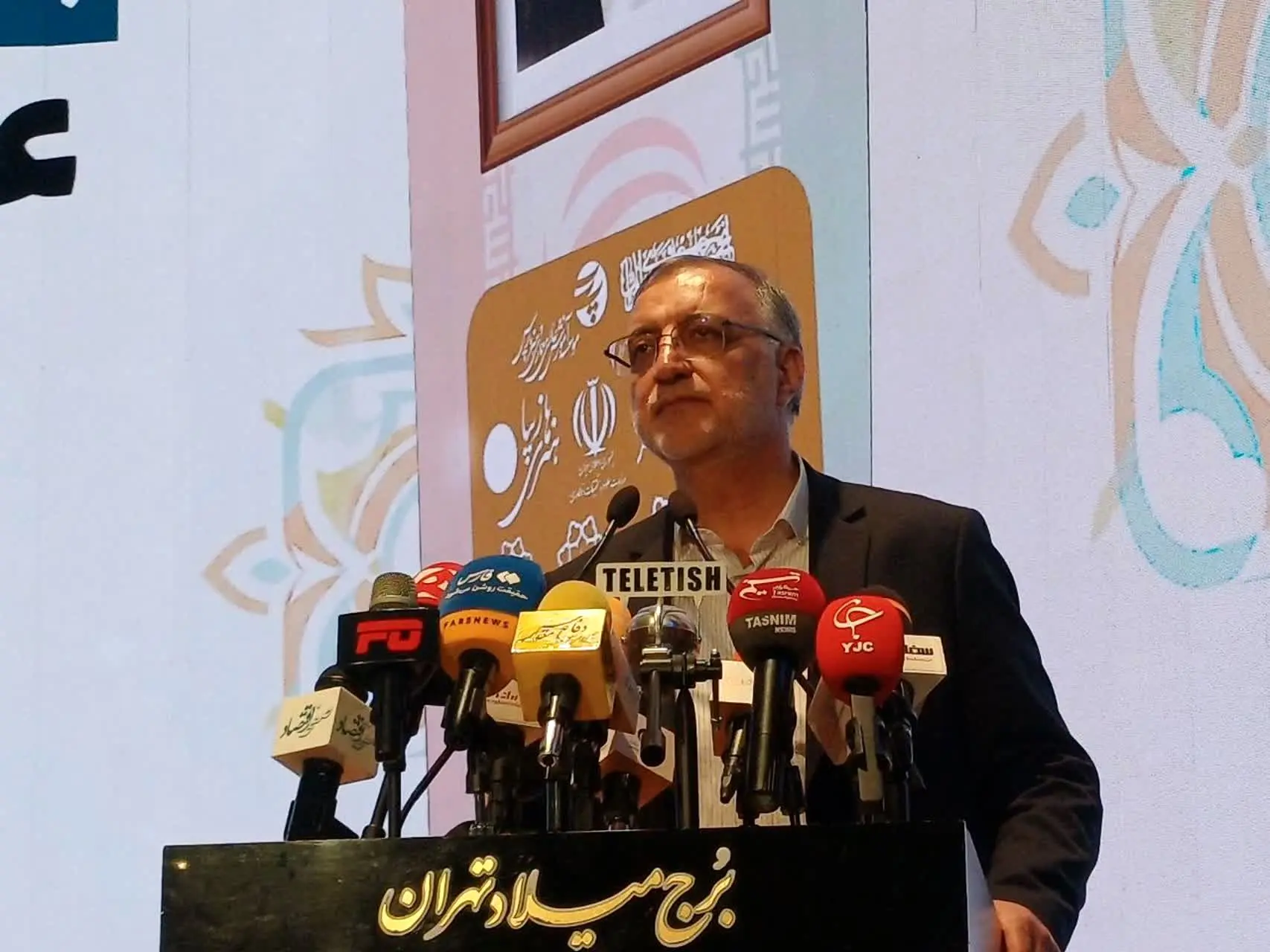 هنر و دانشگاه در مسیر بازآفرینی هویت تهران / زاکانی: مترو به گالری شهری تبدیل شده است