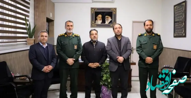 دیدار مدیران هلدینگ پتروپالایش اصفهان با فرمانده ناحیه مقاومت شهرستان شاهین شهر و میمه به مناسبت هفته بسیج