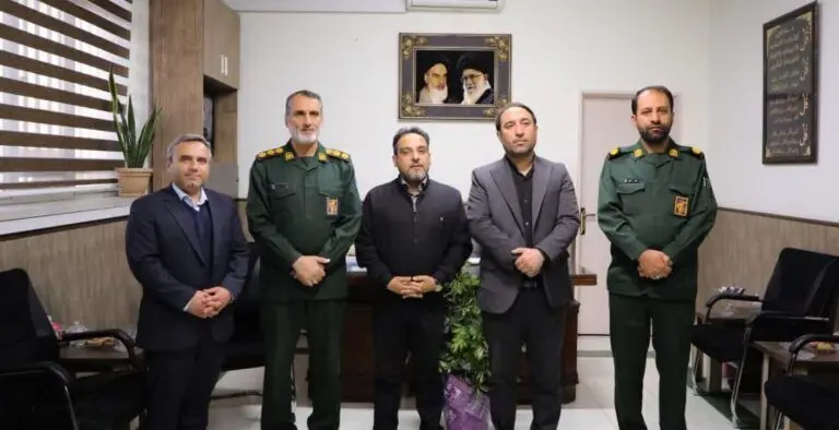 دیدار مدیران هلدینگ پتروپالایش اصفهان با فرمانده ناحیه مقاومت شهرستان شاهین شهر و میمه به مناسبت هفته بسیج