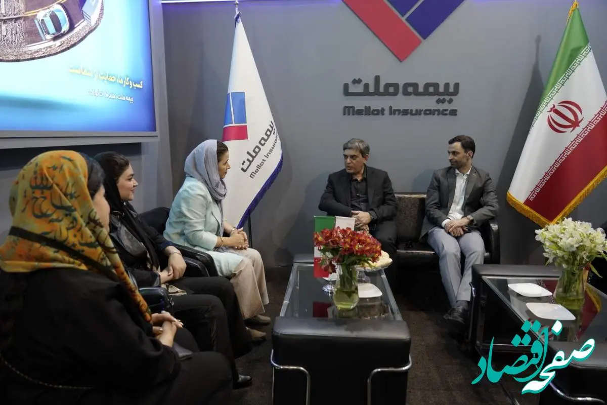 دیدار و گفتوگوی محمدرضا فرهادیپور با جمعی از نمایندگان شرکت بیمه ملت
