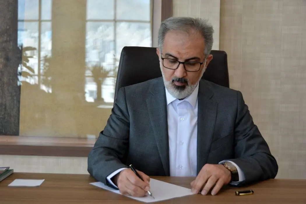 دفاع مقدس، نمادی از ایثار و پایمردی ملت سرافزار و مردان مردی است که خود را فدا کردند تا ما بمانیم