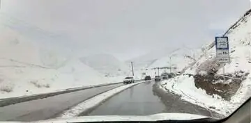 فوری / هشدار جدی پلیس به رانندگان؛ احتمال ریزش سنگ و بهمن در این جاده