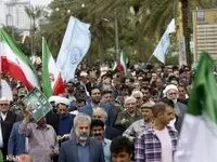 کیشِ انقلابی؛ جشن چندین هزار نفری پیروزی انقلاب در قلب خلیج فارس برگزار شد