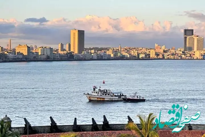 اولین قایق از یک ناوگان امدادی به کوبا رسید