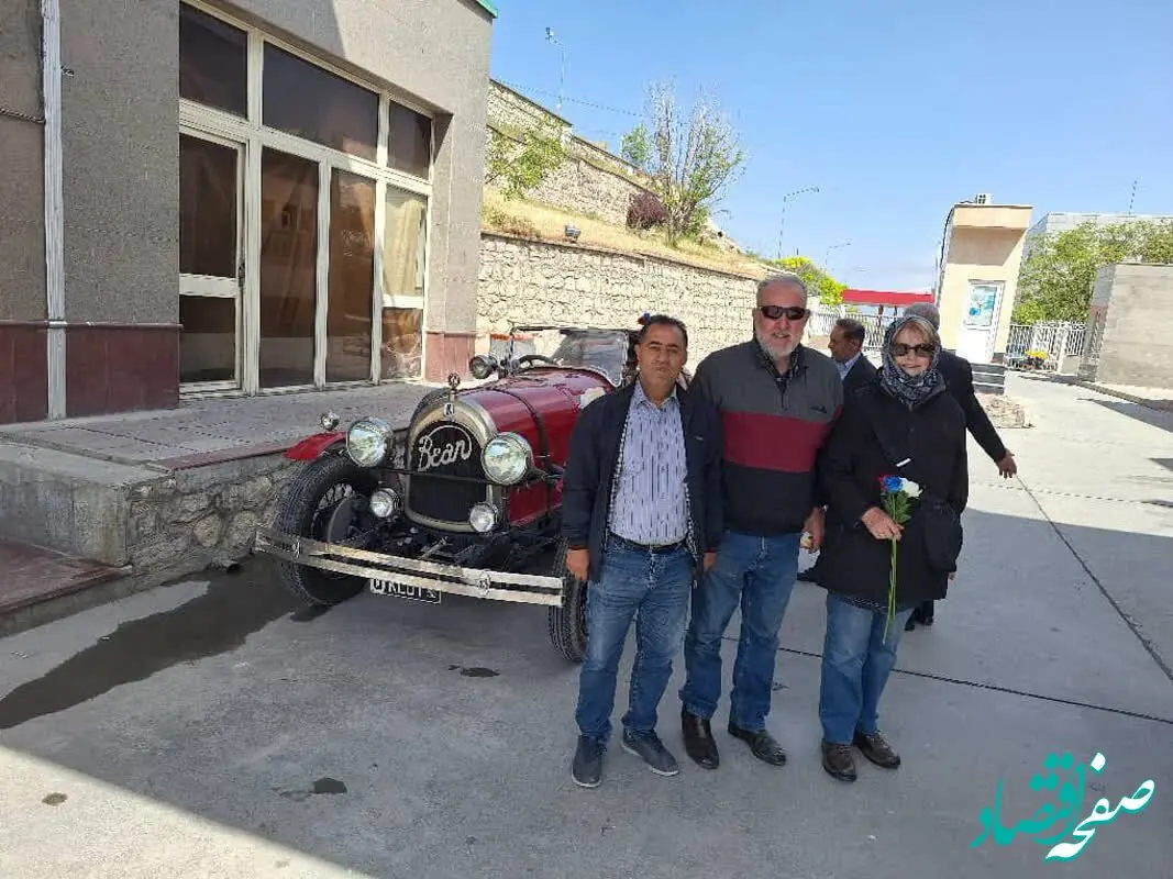 جهانگردان استرالیایی با خودرو 100 ساله به ایران آمدند