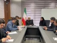 عارف: پشتیبانی از جبهه‌ها عامل دلگرمی رزمندگان است