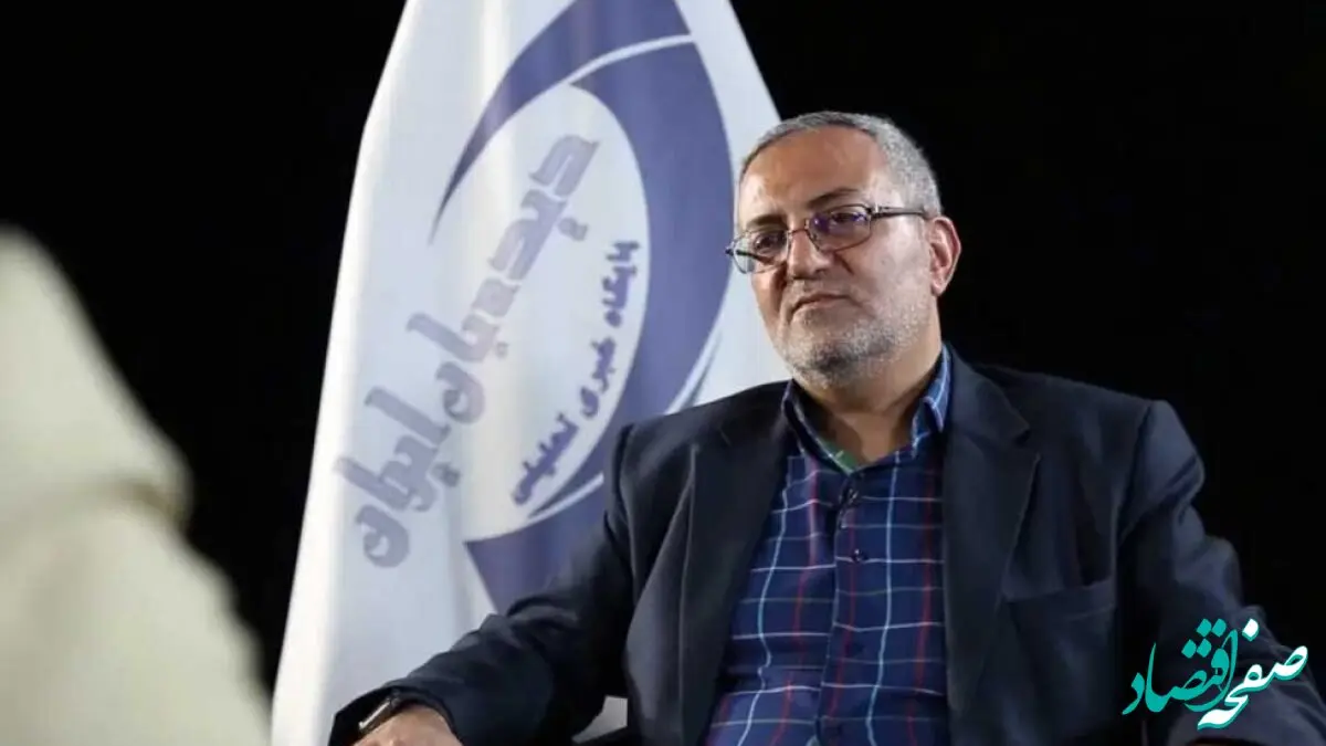 احمدی‌نژاد دین ندارد، لامذهب است