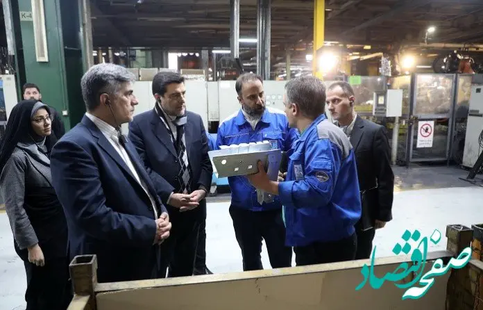 سیاست دیپلماسی اقتصادی کشور بر حمایت از خودروسازی استوار است