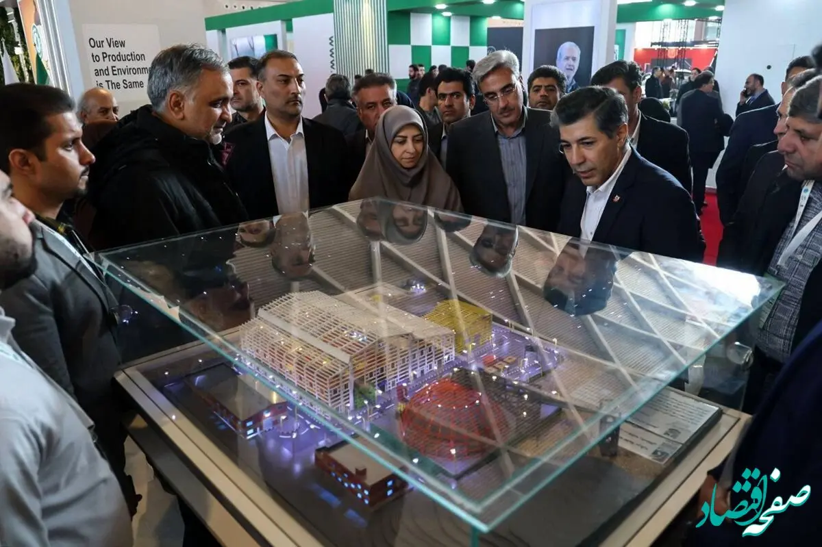 بازدید معاون رئیس‌جمهور و رئیس سازمان محیط زیست از غرفه شرکت ملی صنایع مس ایران