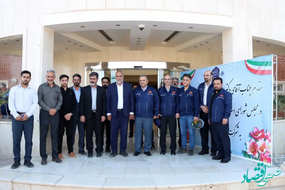 بازدید دکتر صباغیان نماینده مردم شهر ابرکوه در مجلس شورای اسلامی و مهندس حاتمی فرماندار شهر ابرکوه از کارخانه صنایع آهن و فولاد سرمد