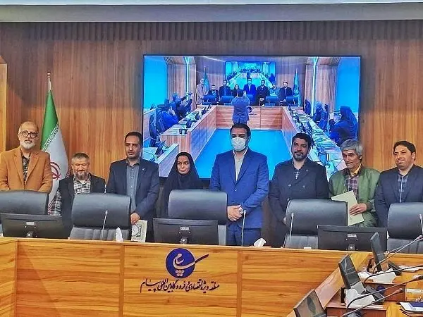 برگزاری مراسم تجلیل از کارمندان نمونه و بازنشسته منطقه ویژه اقتصادی و فرودگاه بین المللی پیام