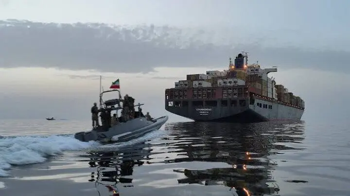 قرارداد ۱۰۰ میلیون دلاری نیروی دریایی آمریکا با یک شرکت هوش مصنوعی برای پاکسازی مین های تنگه هرمز