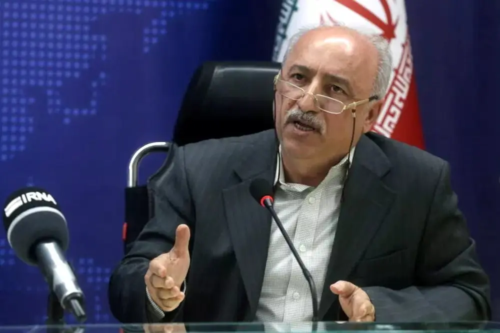 برای حفظ ارزش پول ملی باید بازار ارز را کنترل کنیم