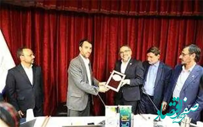تقدیر از مدیرعامل شرکت پتروشیمی پارس در جهت ایفای مسئولیت اجتماعی