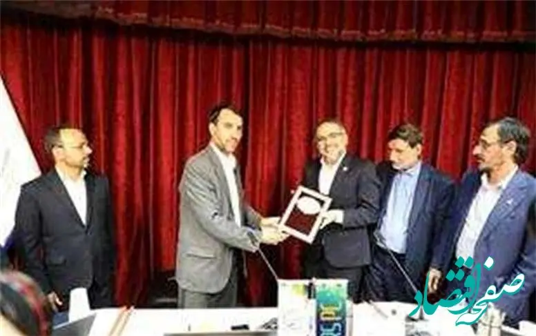 تقدیر از مدیرعامل شرکت پتروشیمی پارس در جهت ایفای مسئولیت اجتماعی