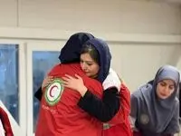 حضور پردیس احمدیه بازیگر سینما در میان امدادگران جمعیت هلال احمر در لحظه تحویل سال