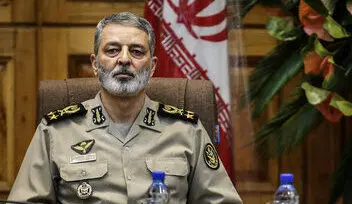 کری خوانی موشکی فرمانده کل ارتش | دشمن در راهبردهای پهپادپایه خود تجدیدنظر کند