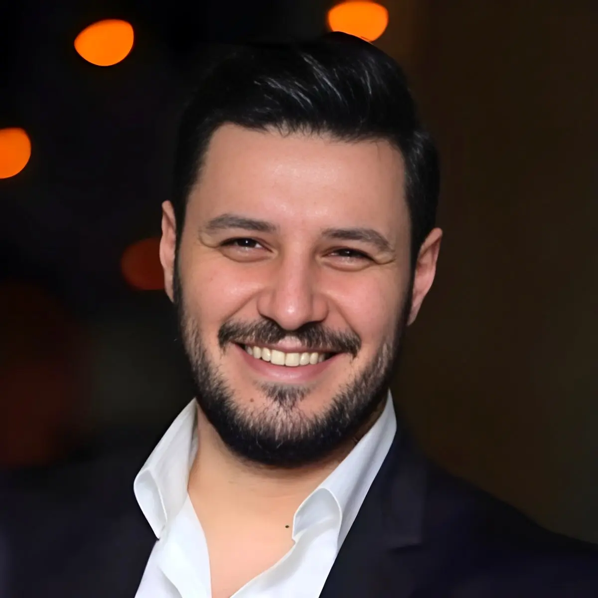 مالک زخم کاری پدر شد ! + اولین عکس از جواد عزتی و دختر بامزه اش