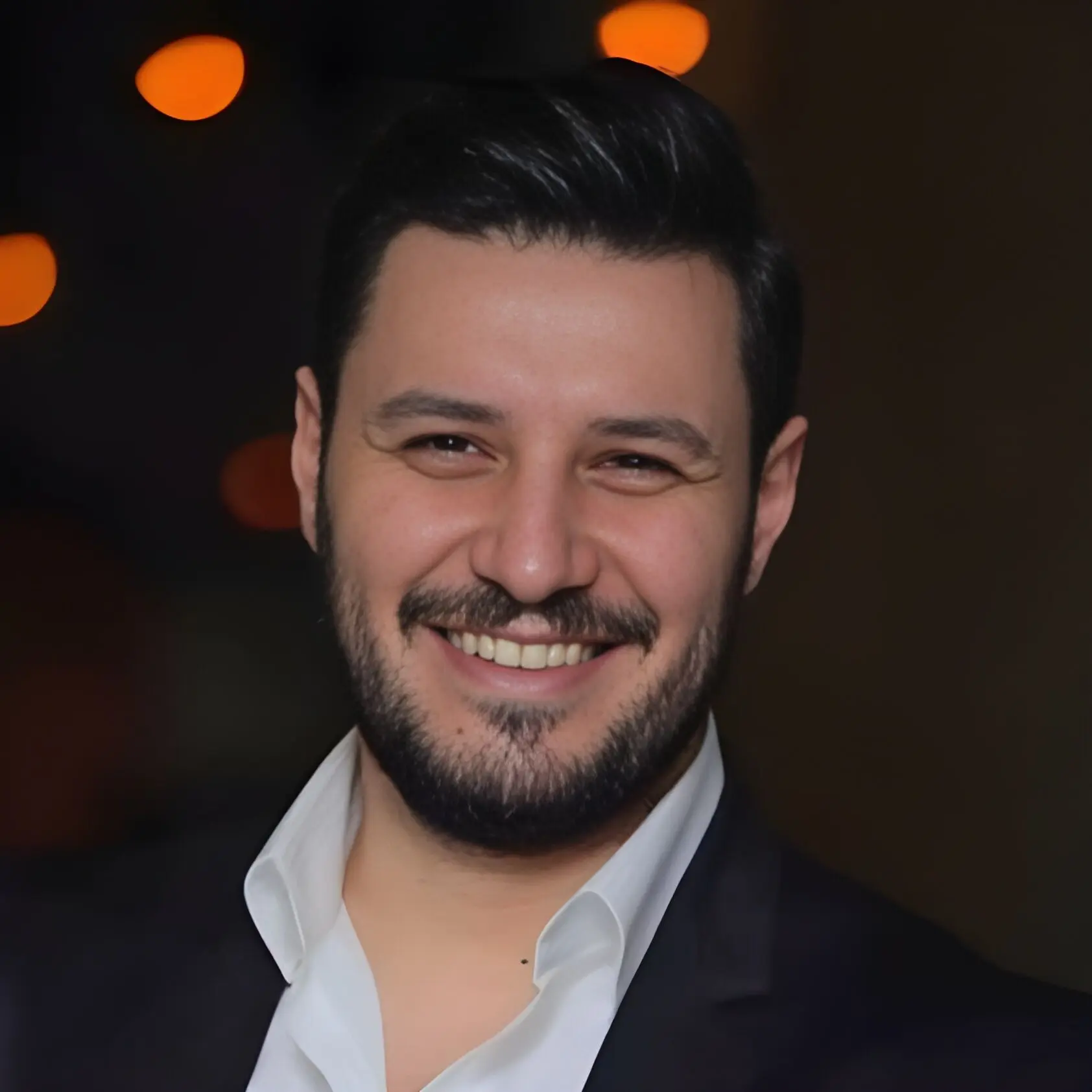 مالک زخم کاری پدر شد ! + اولین عکس از جواد عزتی و دختر بامزه اش