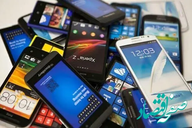 مصرف کنندگان در تله گرانی؟ / سقوط ۱۵ درصدی واردات گوشی موبایل در کنار جهش قیمت ها