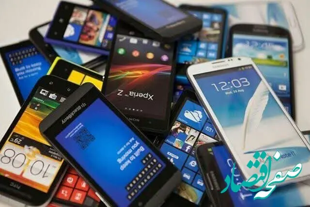 مصرف کنندگان در تله گرانی؟ / سقوط ۱۵ درصدی واردات گوشی موبایل در کنار جهش قیمت ها
