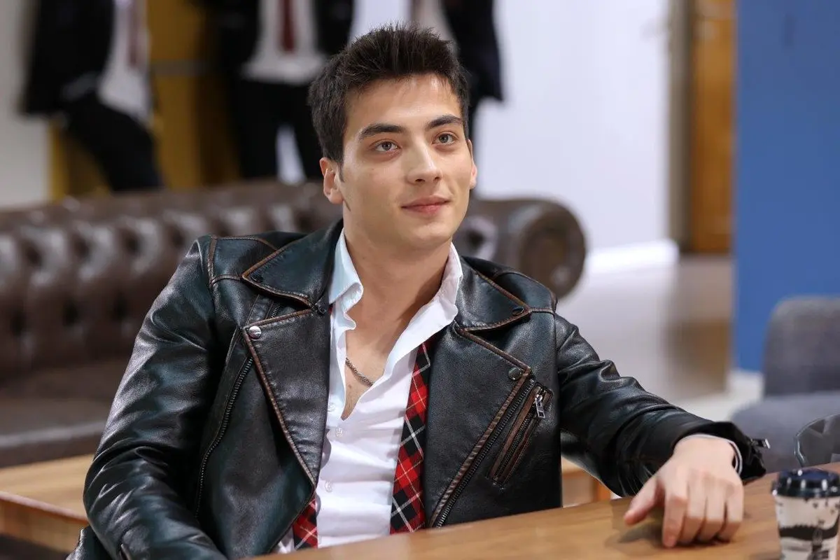 خلاصه داستان قسمت ۳۳۵ سریال ترکی خواهران و برادران